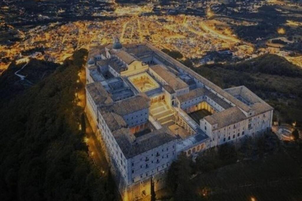 Accanto All'Autostrada Al Centro Tra Roma E Napoli Pontecorvo Zewnętrze zdjęcie